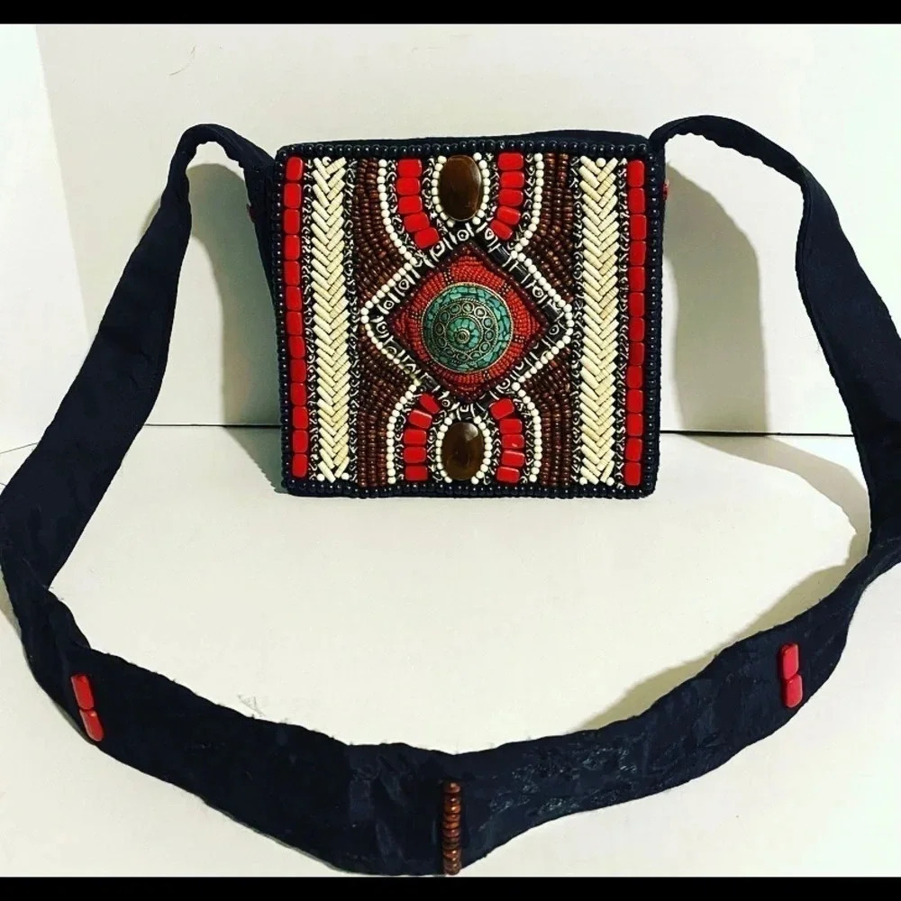 Handmade bag woven with multicolor beaded jewelry